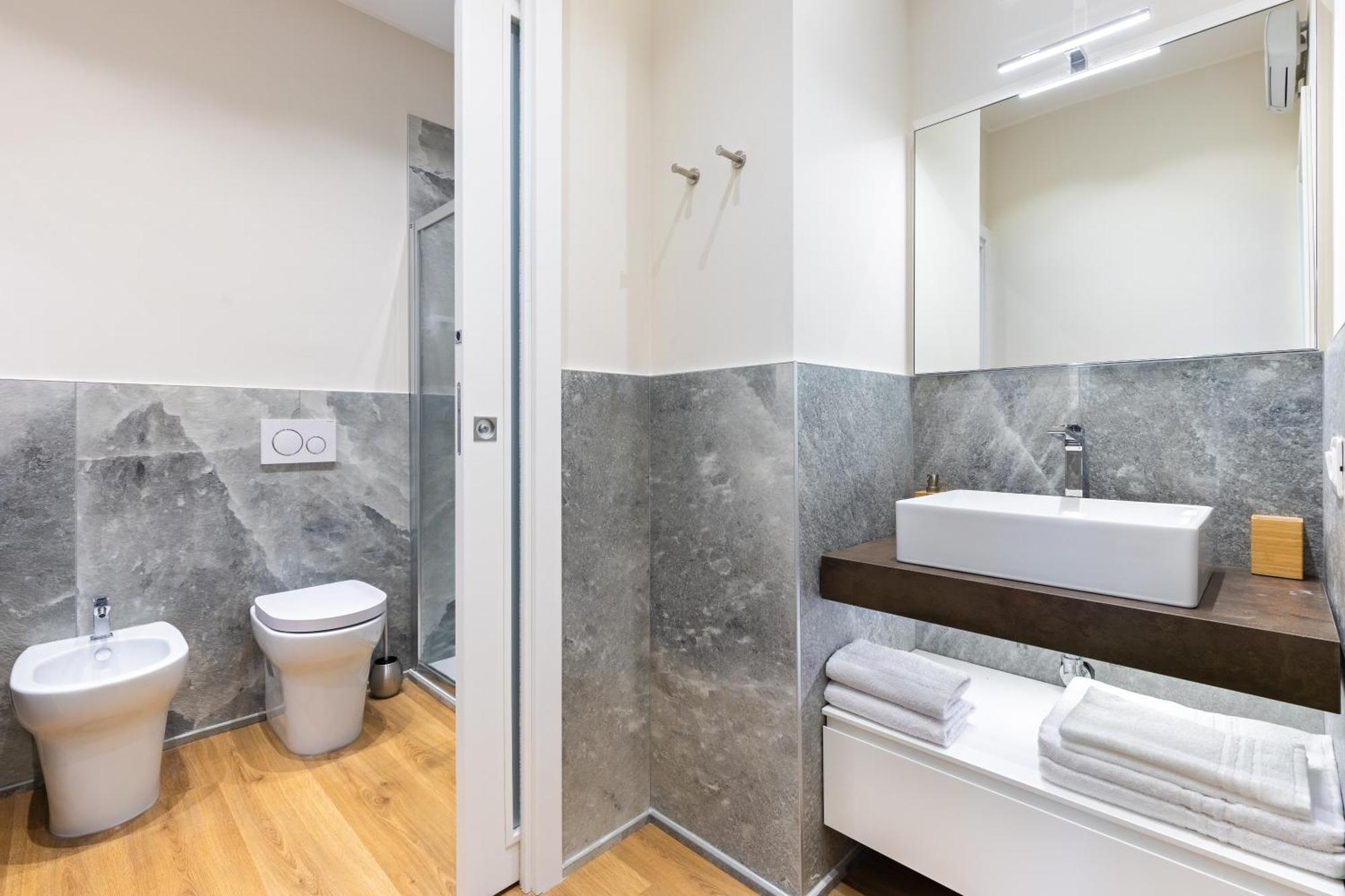 Apartment C8 *